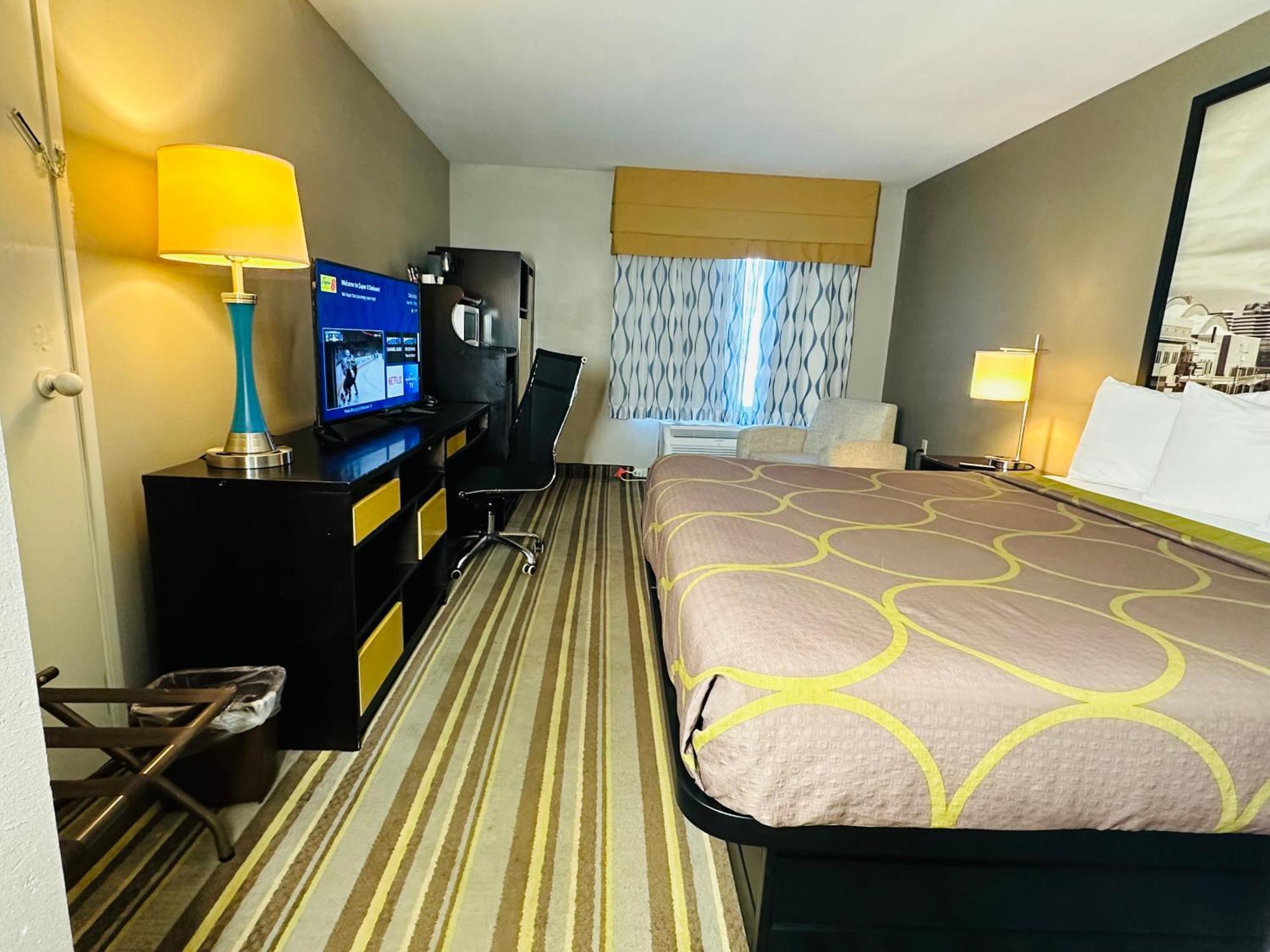 Delavan Inn And Suites Extérieur photo